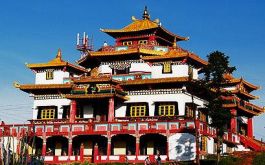 Queen Of Hills Darjeeling with Taj Hotel