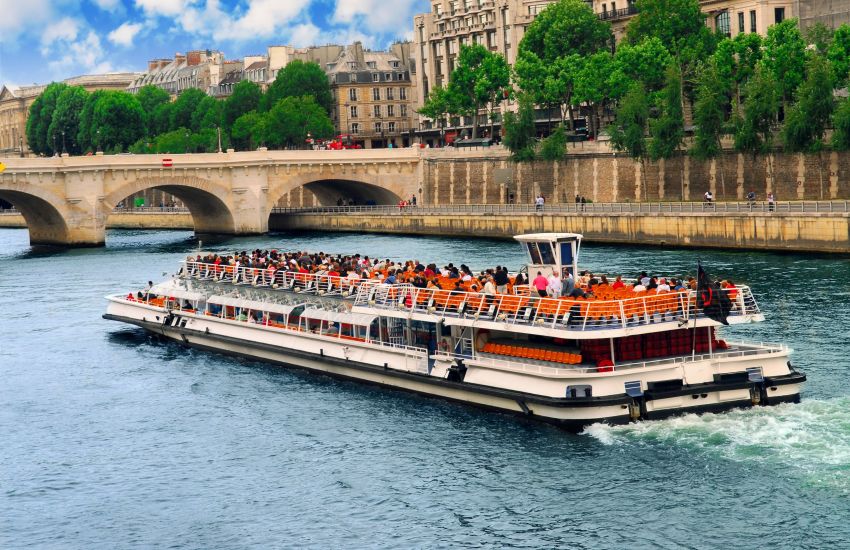 boat trips on the seine paris france